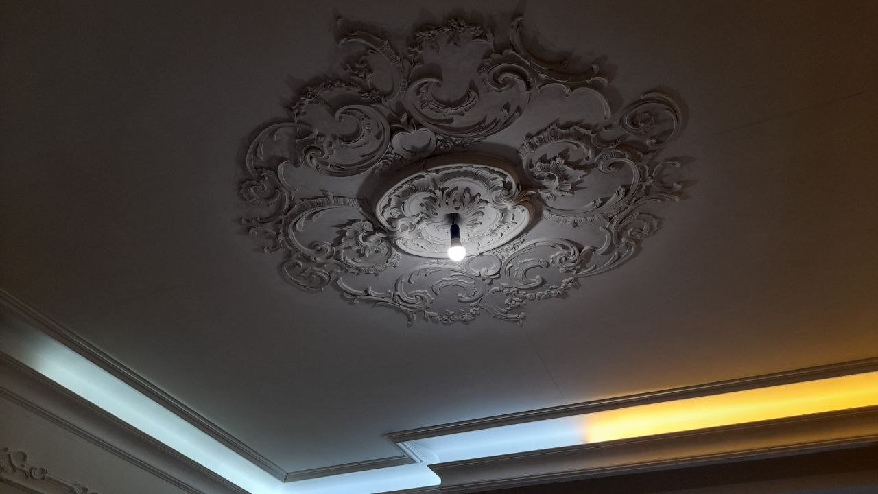 Потолочные розетки — фото 19